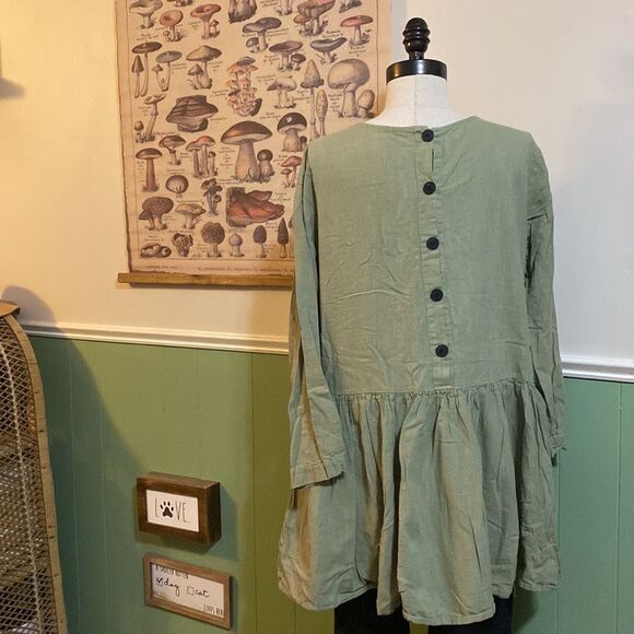 Olive Green Button Back Cotton Blend Tunic - Picture 3 of 4